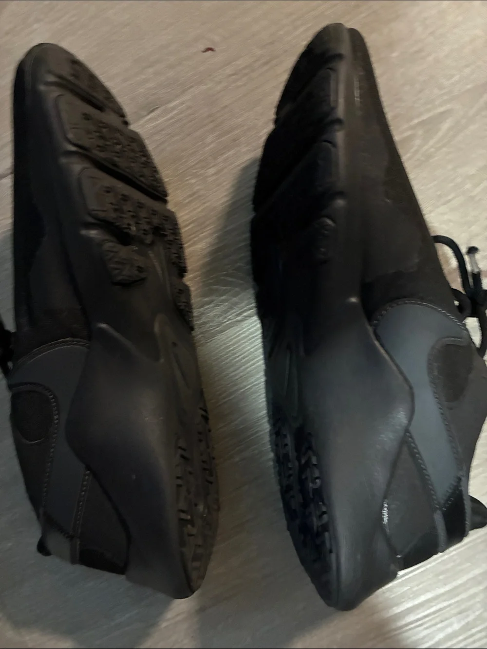 Nike Men's Black Low-Profile Athletic Sneakers
